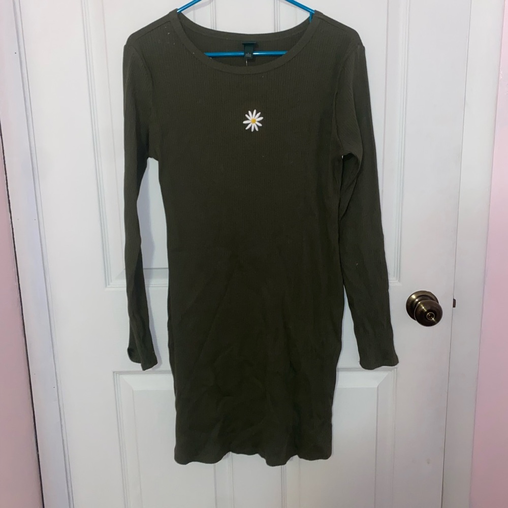 NWT Green Wild Fable Dress with White Flower